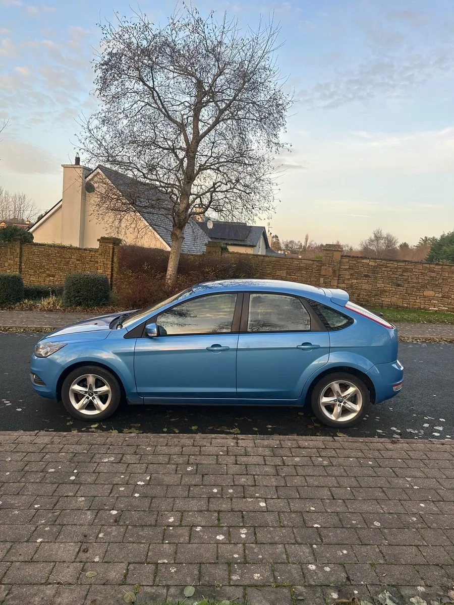 2010 Ford Focus - Image 4