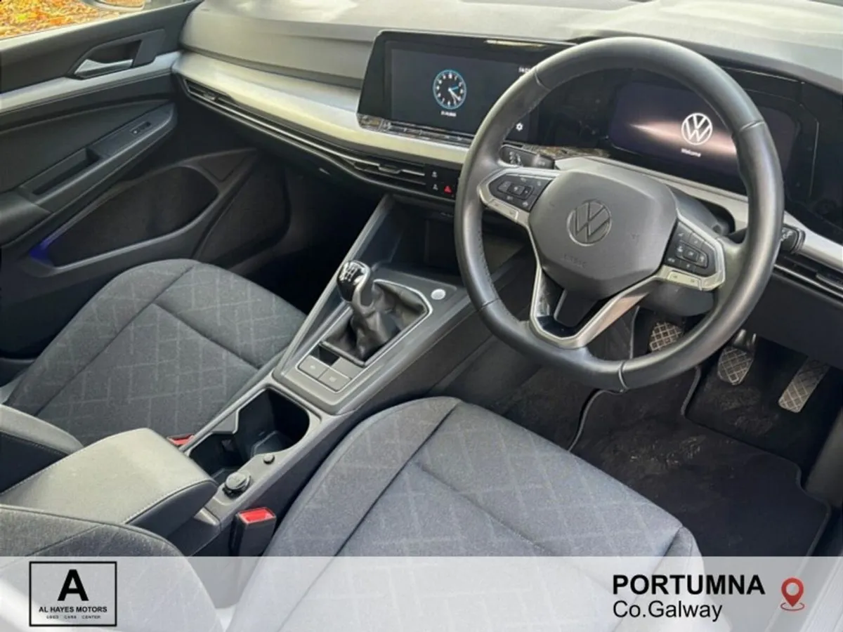 Volkswagen Golf LIFE 2.0 TDI 6SPPED 115BHP - Image 2