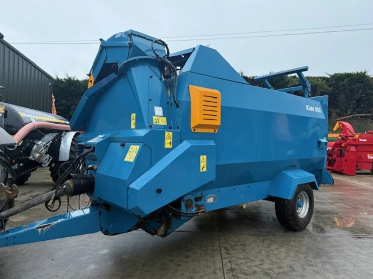 Used KIDD 850 Trailed Big Bale Shredder Bedder - Image 3