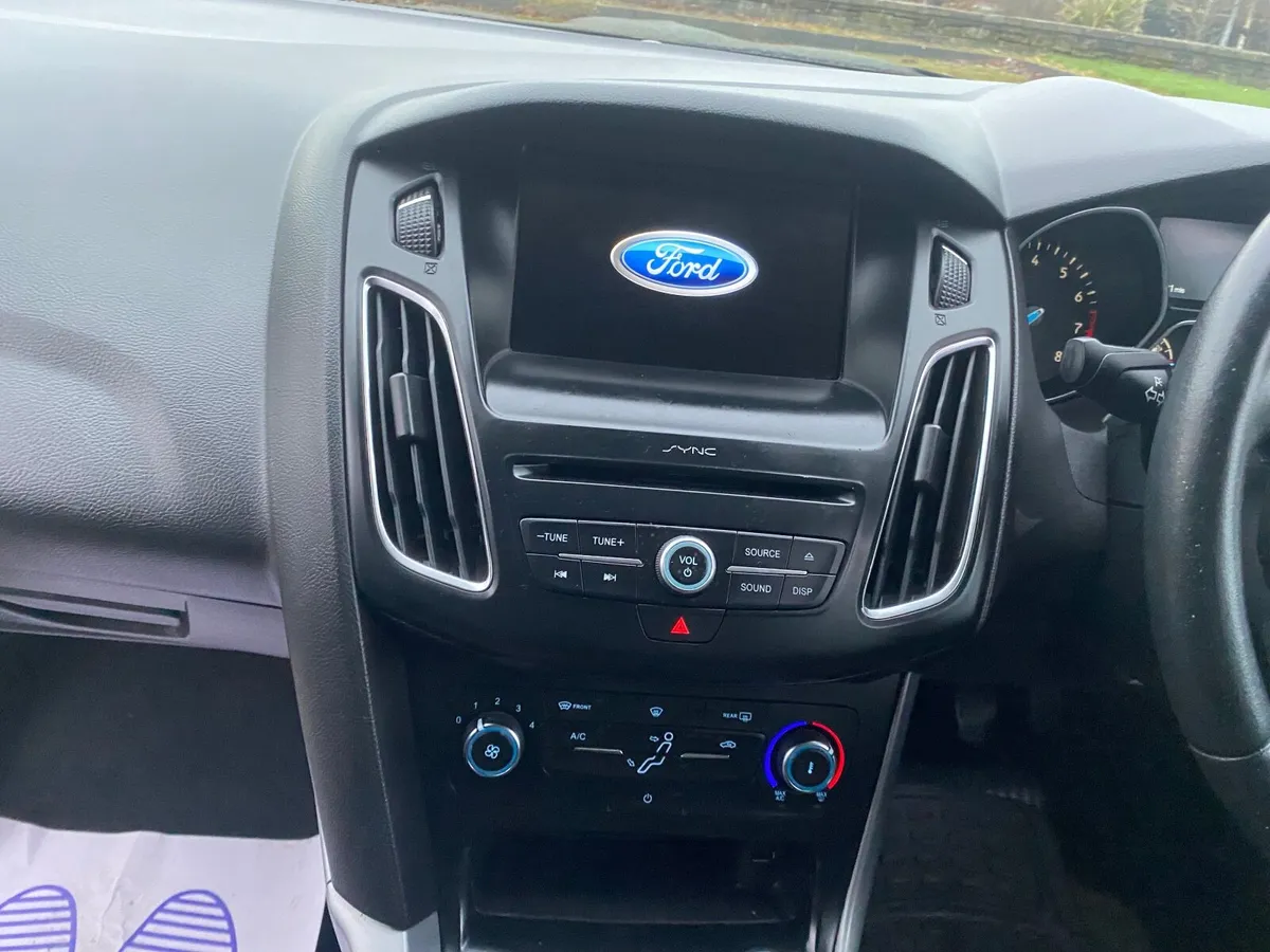 Ford Focus 2017 - Image 2