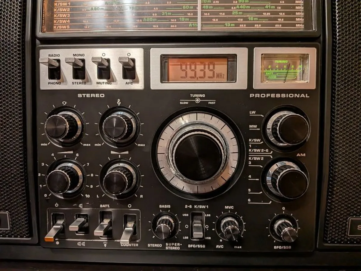 Grundig Satellit 2400 - Image 2