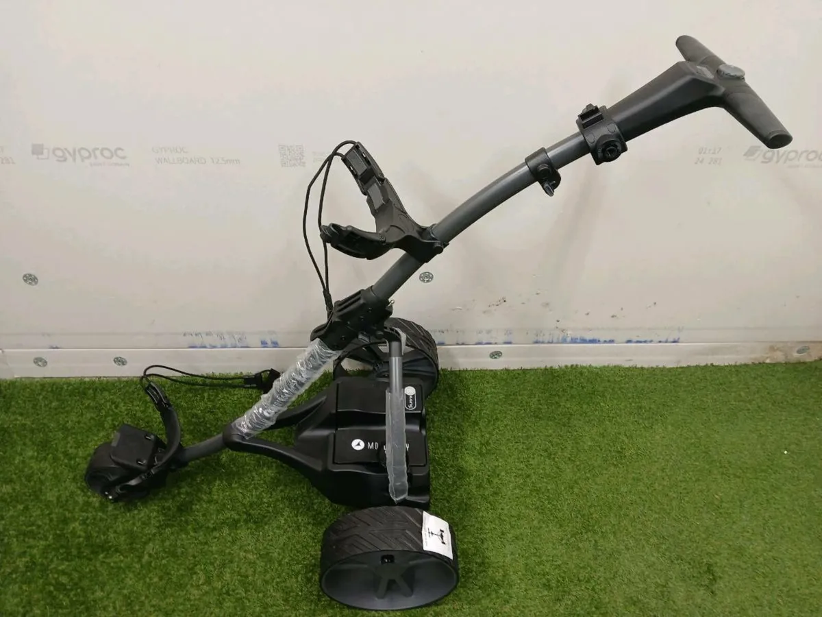 New Motocaddy SE including free accessories - Image 1