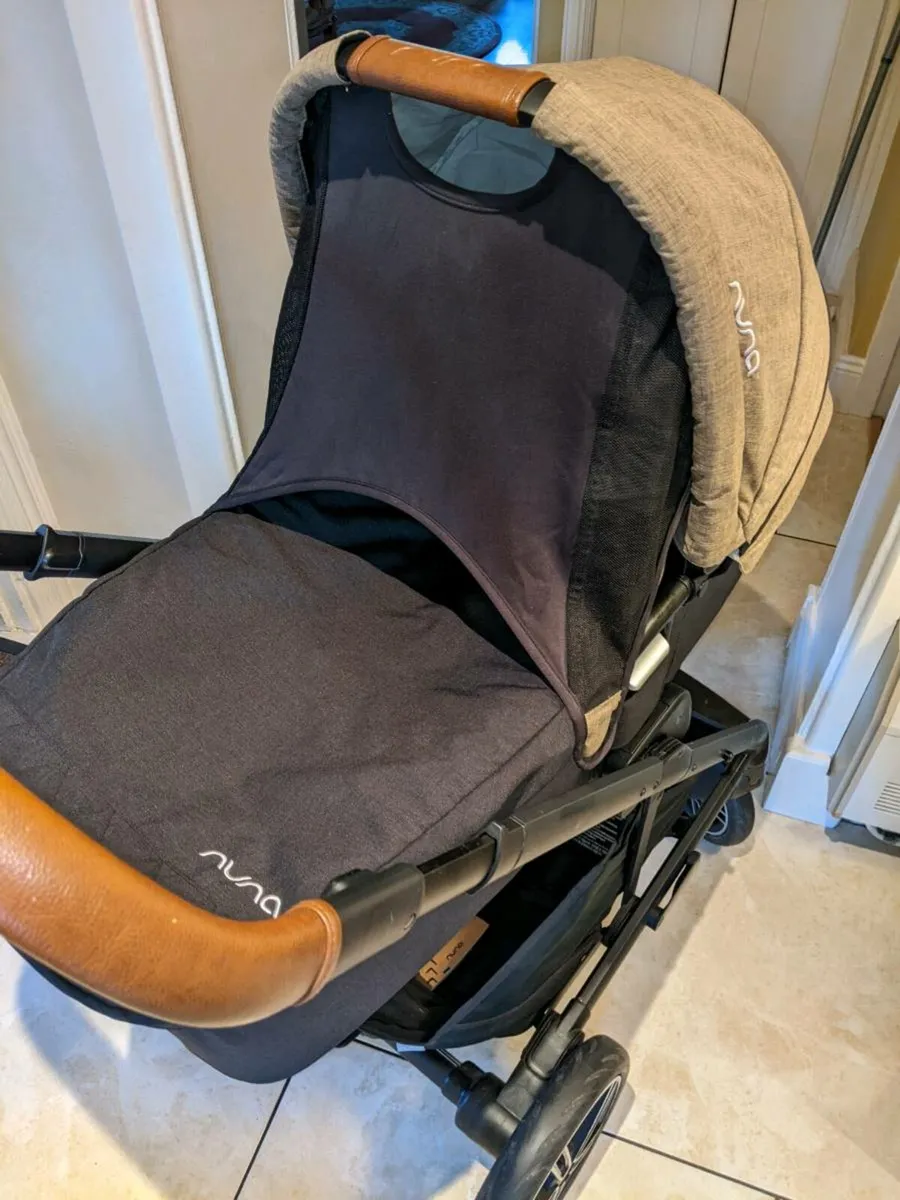 Nunn Mix Travel Pram - Image 2