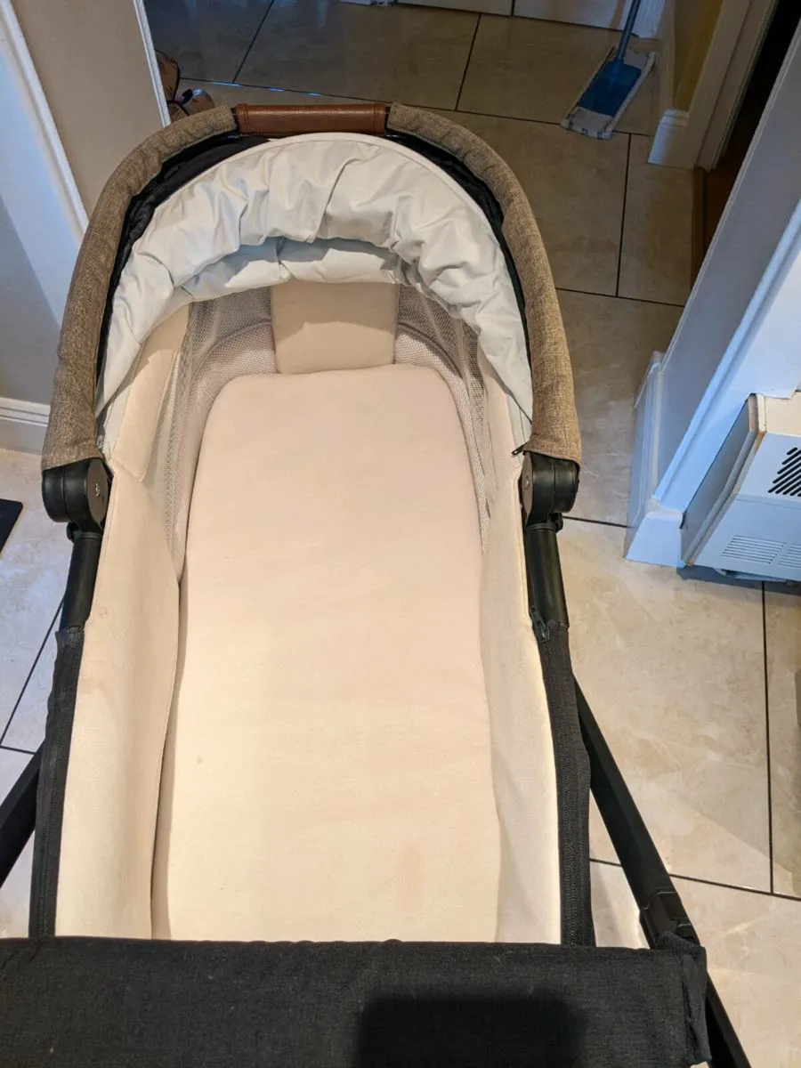 Nunn Mix Travel Pram - Image 4