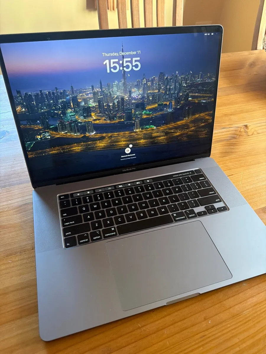 Apple MacBook Pro 2020 16” /512GB SSD/ like new/ - Image 1