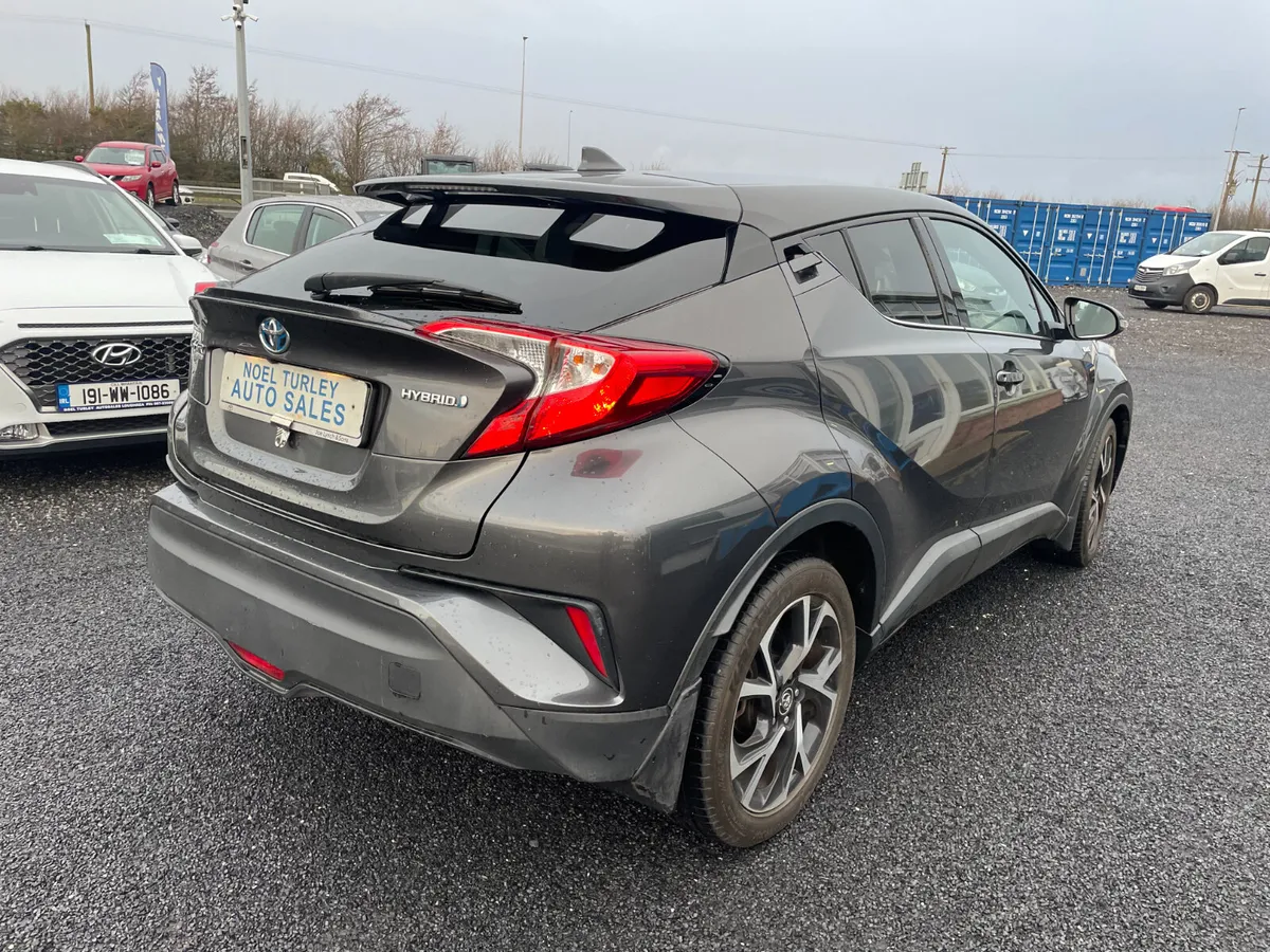 Toyota  C-HR 2019 ,  1.8  Hybrid Sport Auto - Image 4