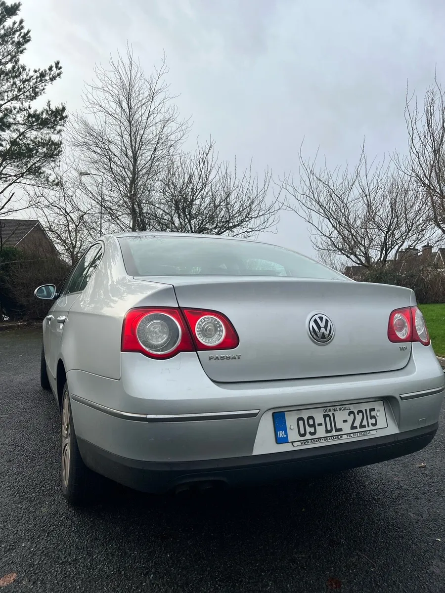VW Passat 2009 1.9 | Leather Interior | NCT - Image 1
