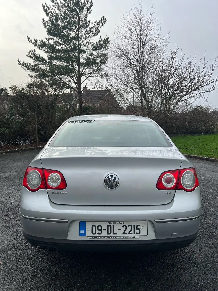 VW Passat 2009 1.9 | Leather Interior | NCT - Image 2