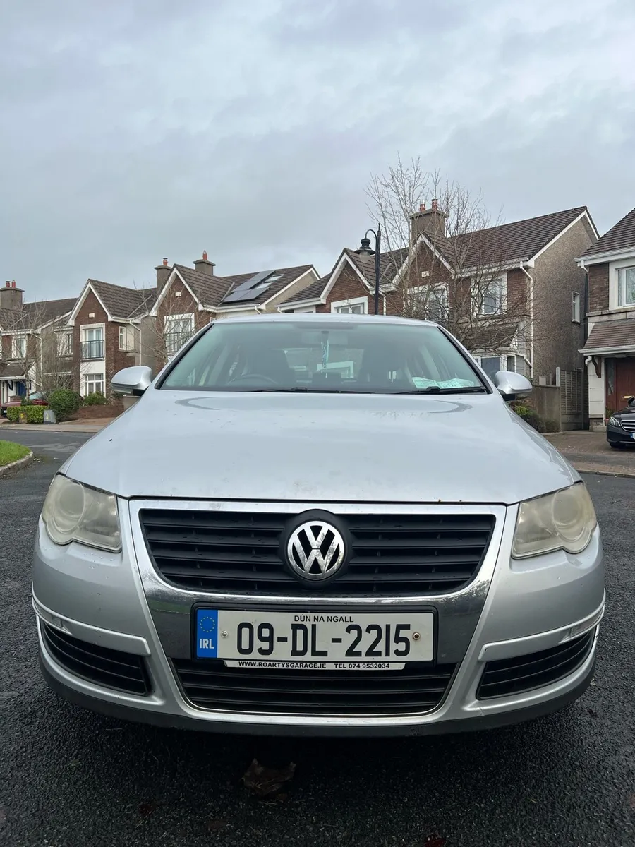 VW Passat 2009 1.9 | Leather Interior | NCT - Image 3