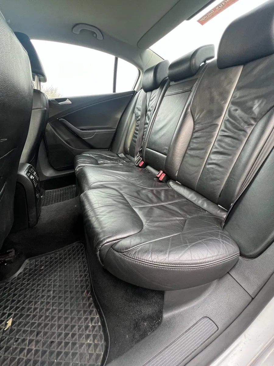 VW Passat 2009 1.9 | Leather Interior | NCT - Image 4