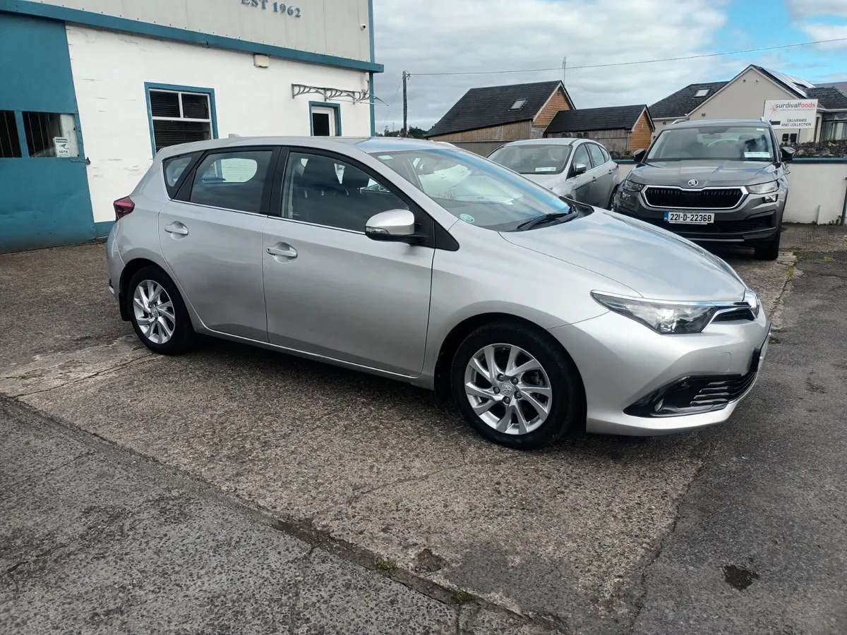 2016 Toyota Auris 1.4 D-4D (90) 5Dr Luna - Image 2