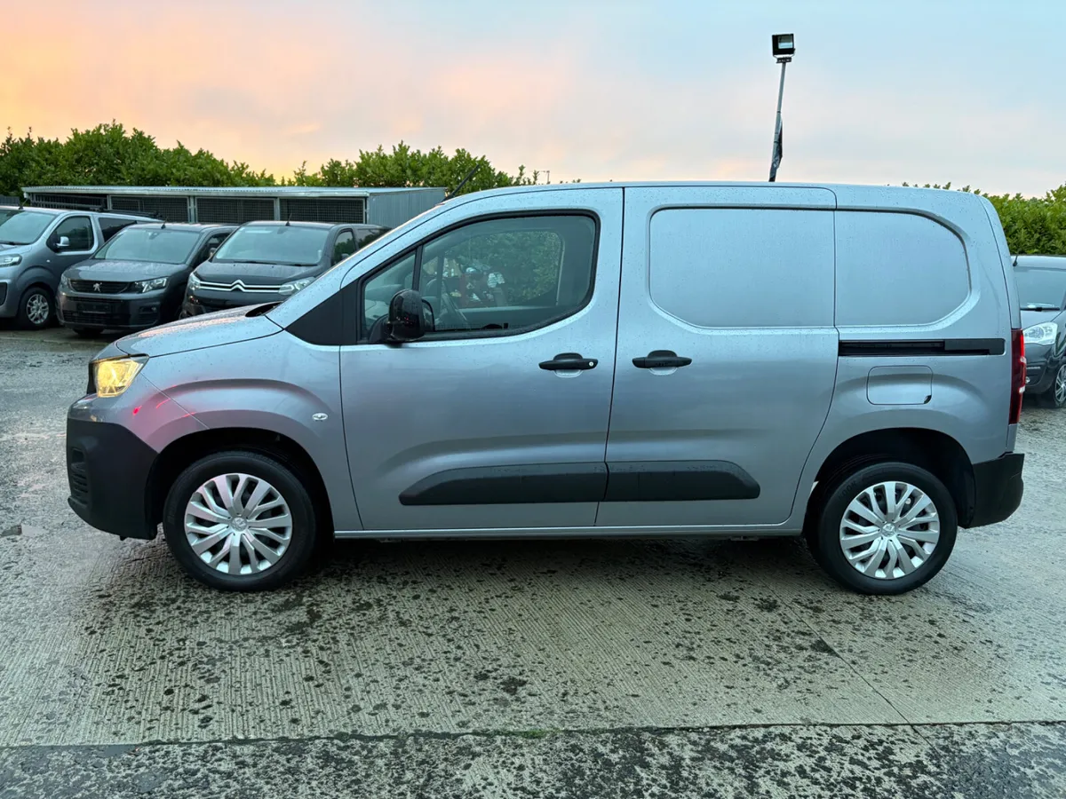 2022  PEUGEOT PARTNER 6 SPEED NEW MODEL - Image 4