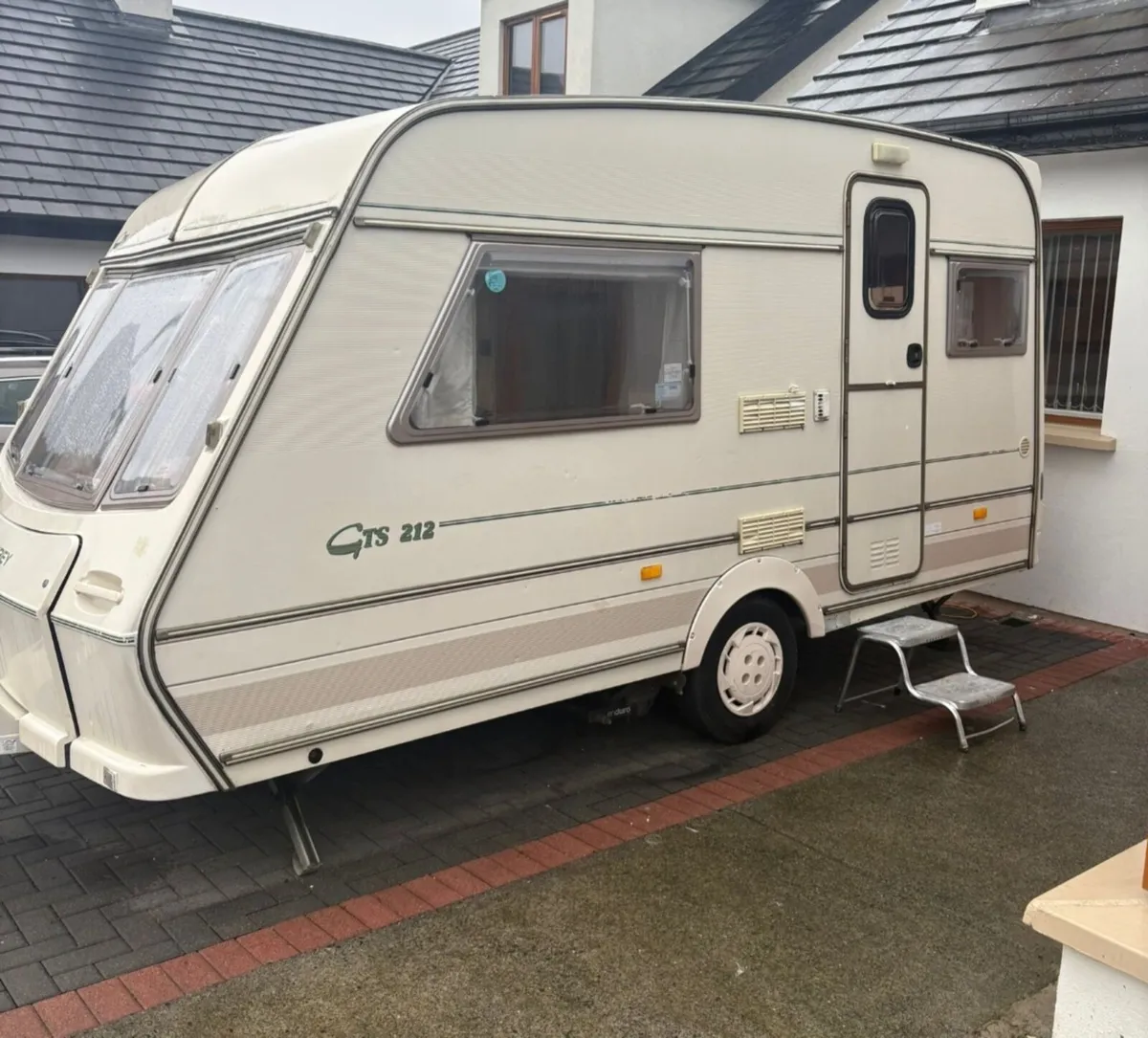Lightweight Abbey 2/3 berth with mover & Awning - Image 1