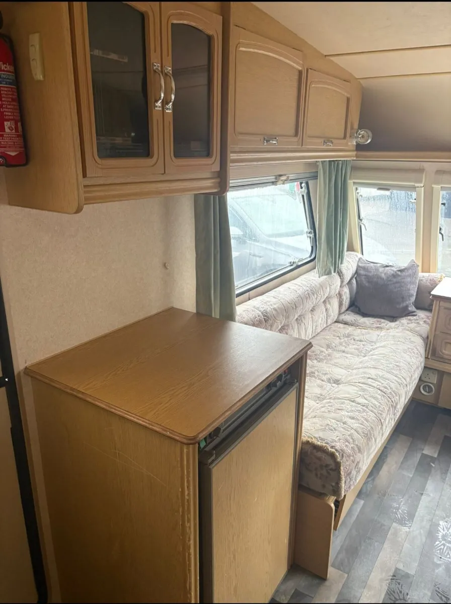 Lightweight Abbey 2/3 berth with mover & Awning - Image 4