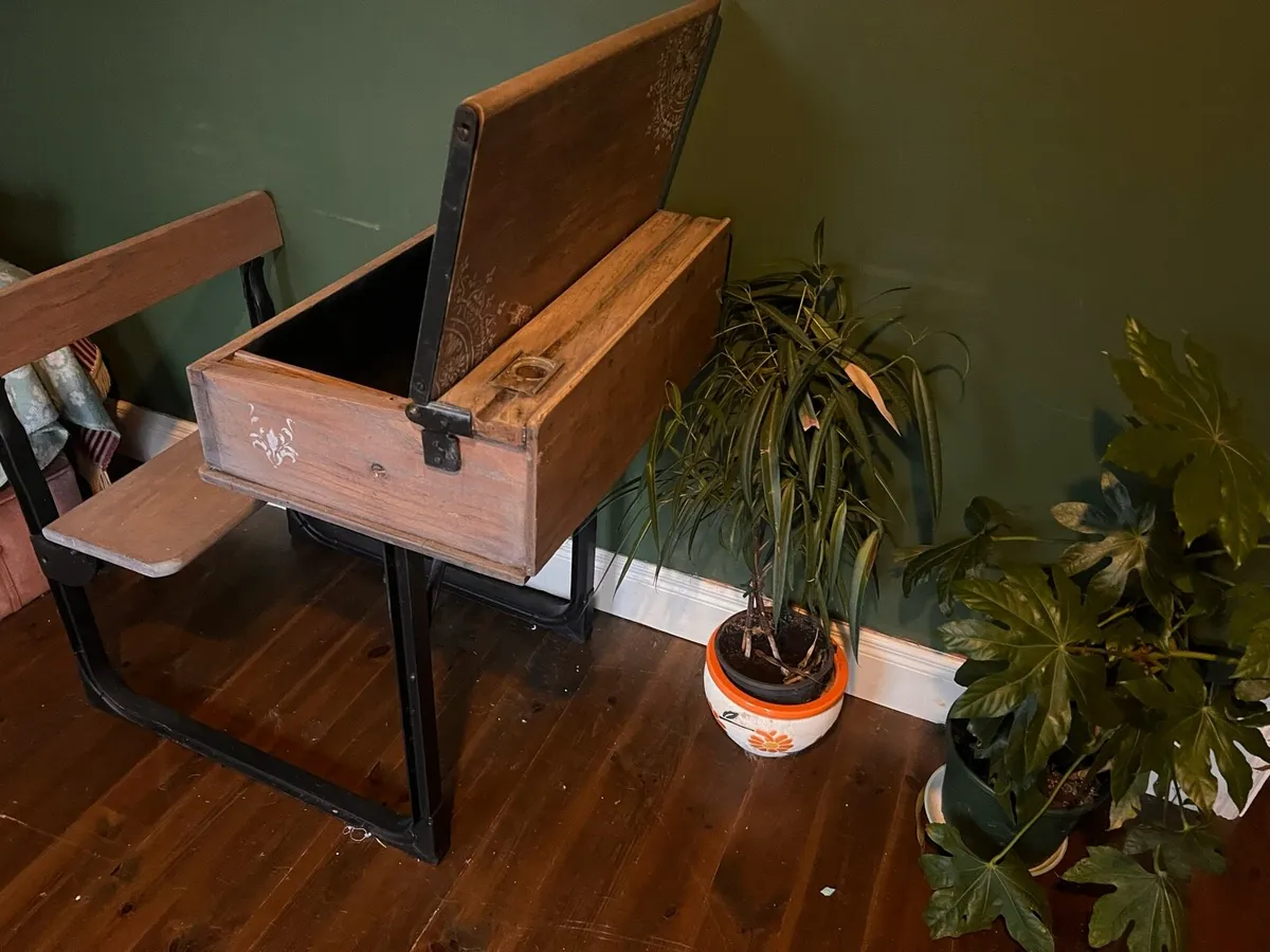 School bench - Image 3