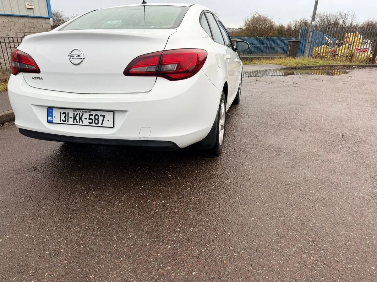 Opel Astra 1.4 petrol - Image 3