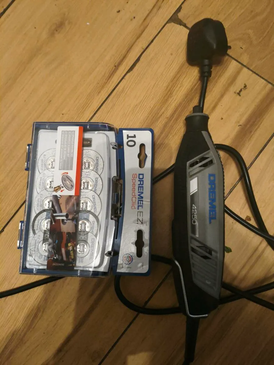 Dremel 4250 + accessories - Image 1