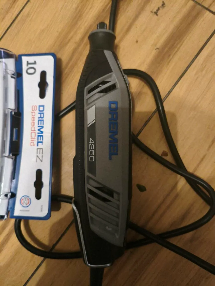 Dremel 4250 + accessories - Image 2