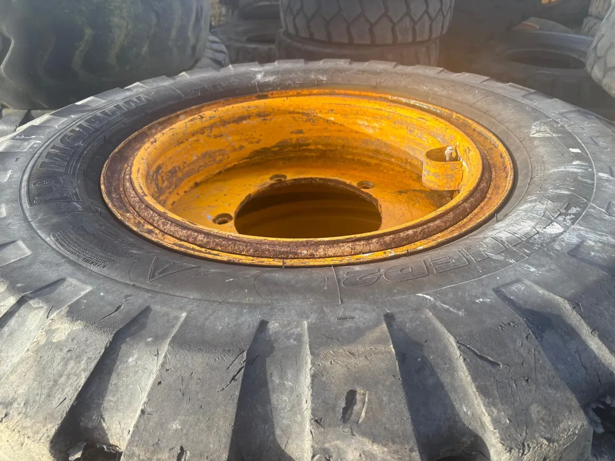 Michelin Solids for JCB - Image 3