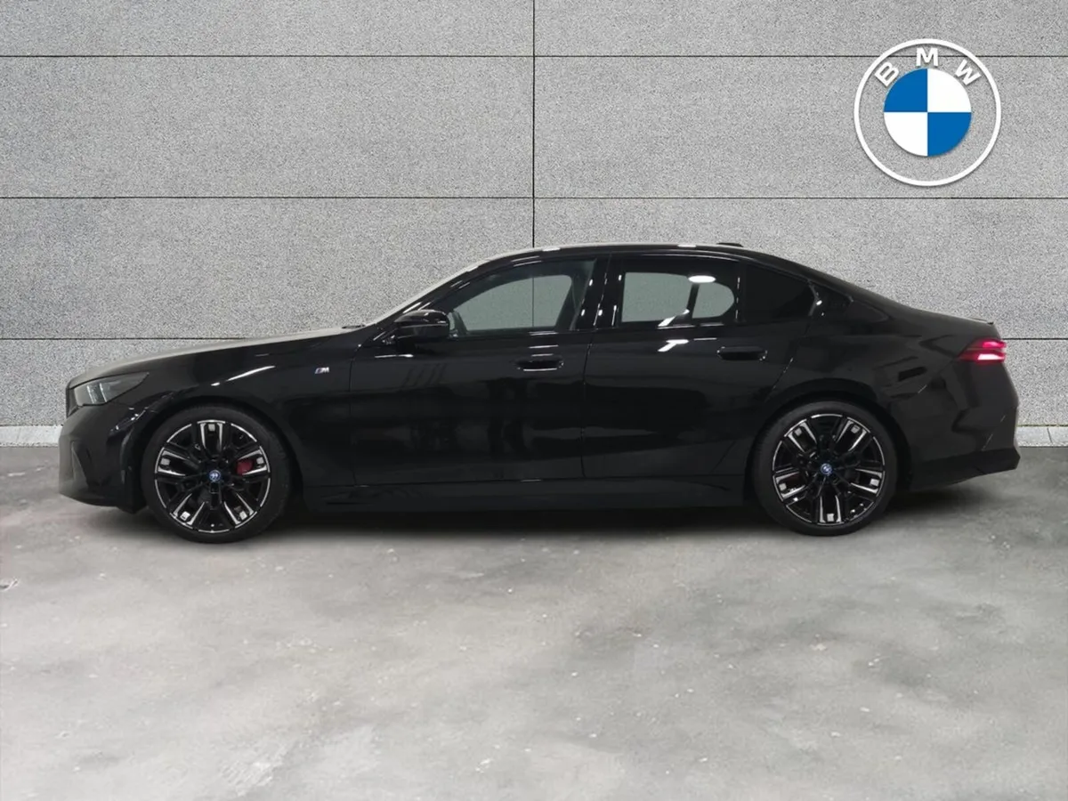 BMW i5 M60 Saloon - Image 4