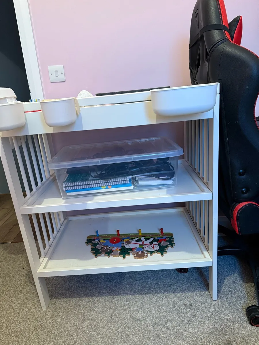 Baby changing table - Image 2