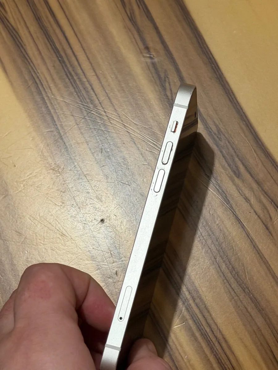 iPhone 12 white 64g - Image 1