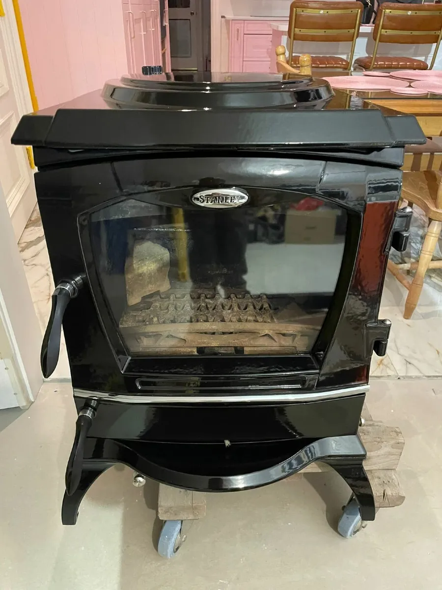 Stanley Reginald 15.5kW Boiler Stove - Image 1