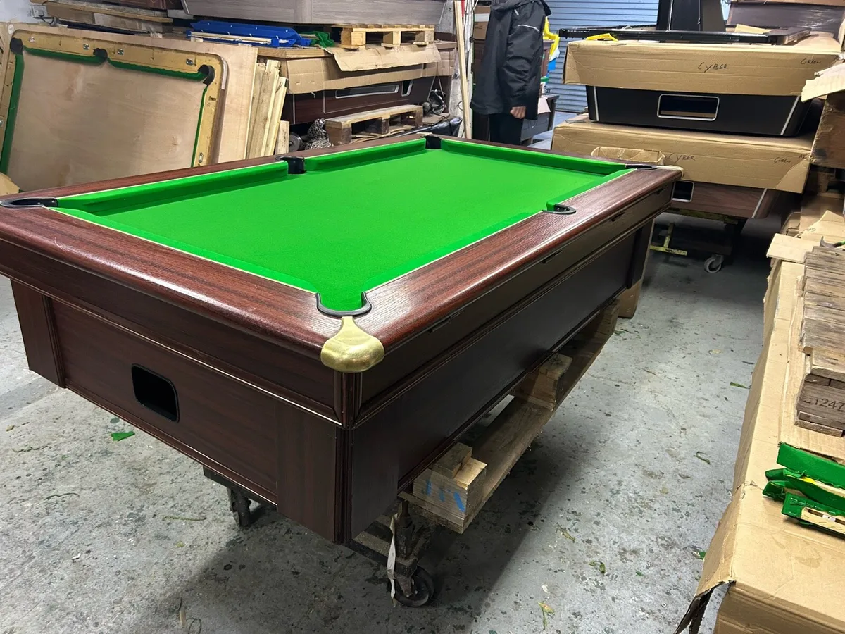 PUB STYLE POOL TABLE WITH SLATE BED - Image 3