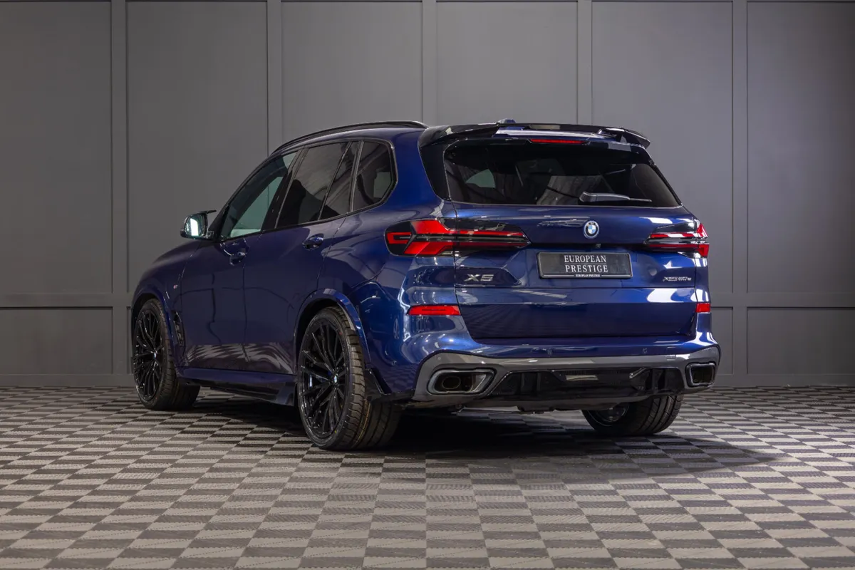 2025 BMW X5 X-Drive 50e M-Sport - Image 4