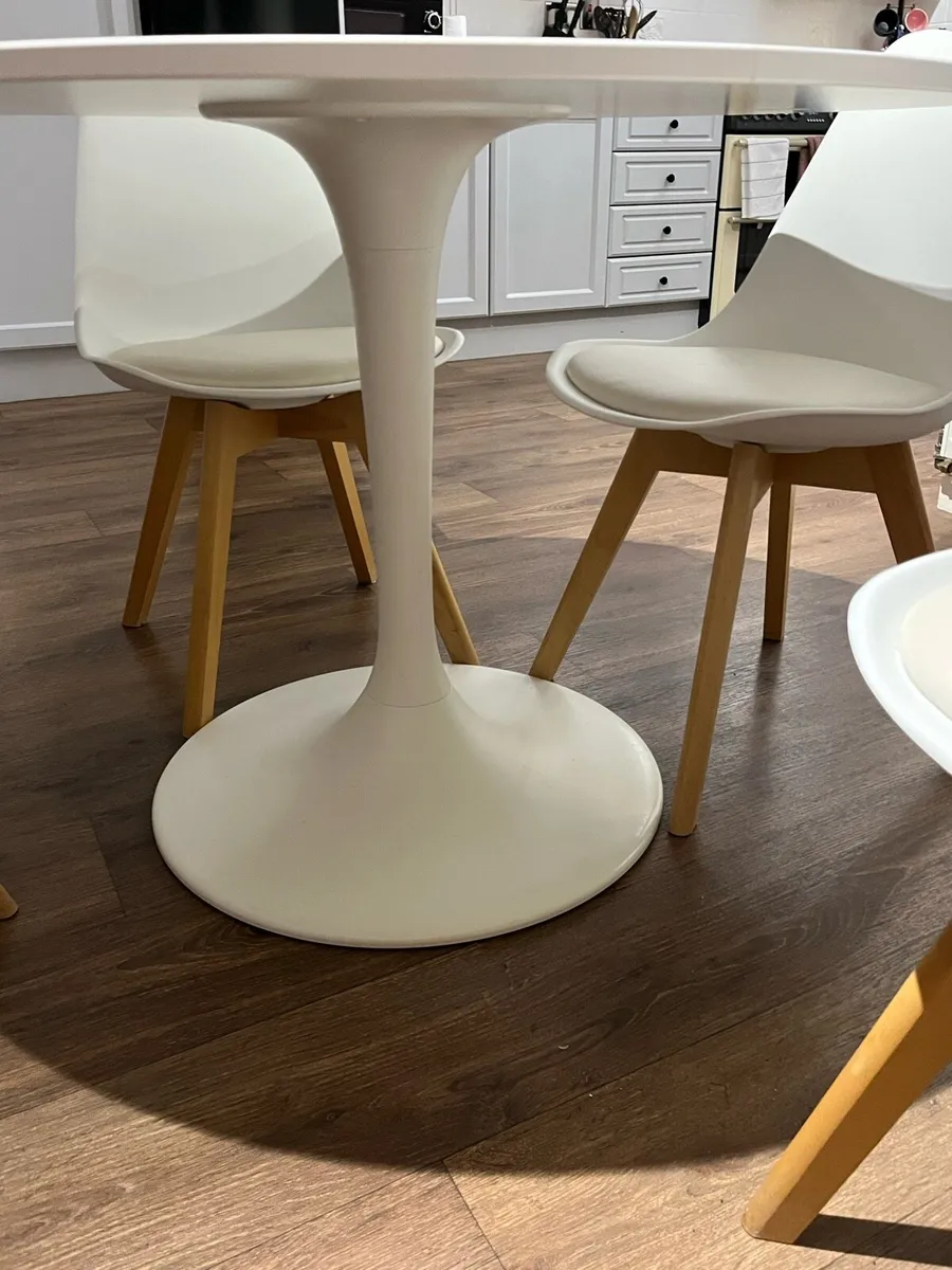 Dining table and 4 chairs - Image 2