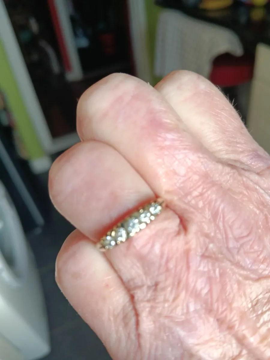 9ct gold ring - Image 2