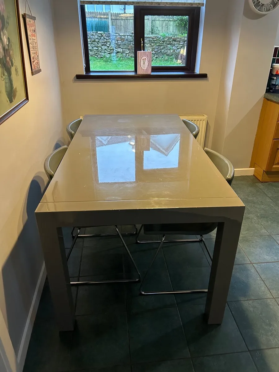 Kitchen Table & Chairs - Image 1