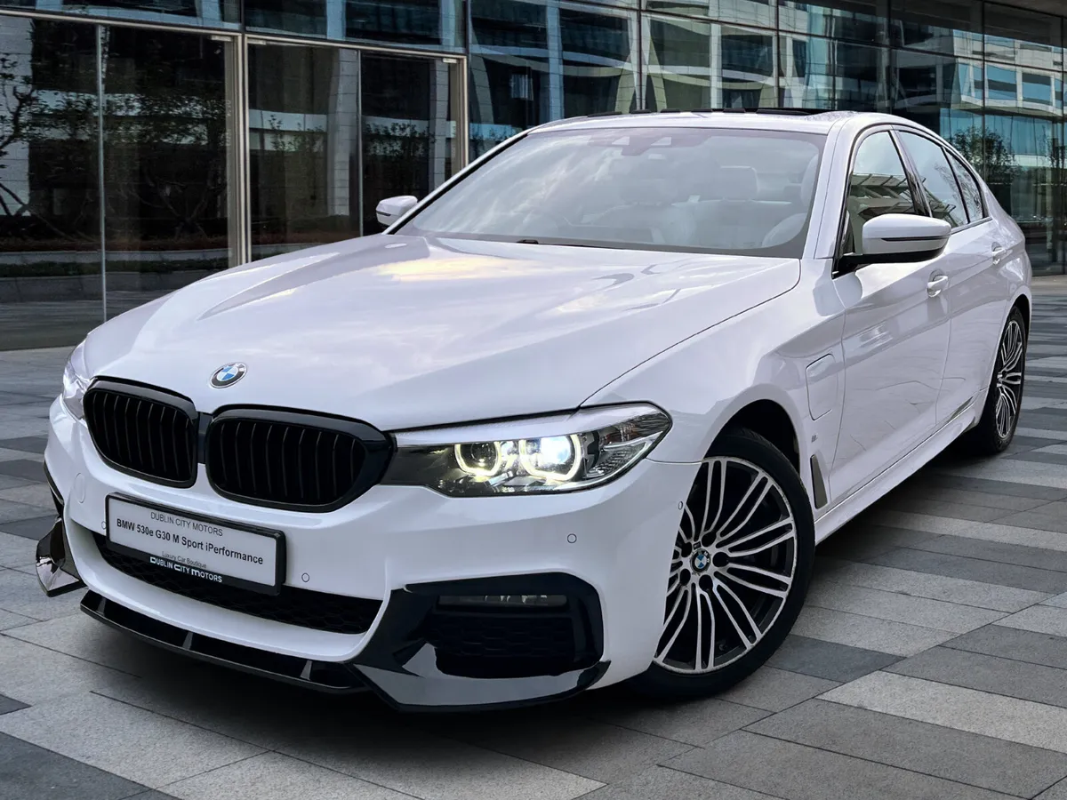 BMW 530e G30 M Sport iPerformance *Sunroof* - Image 3