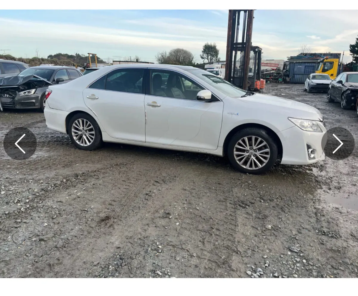 162 Toyota Camry 2.5 Hybrid - Image 1