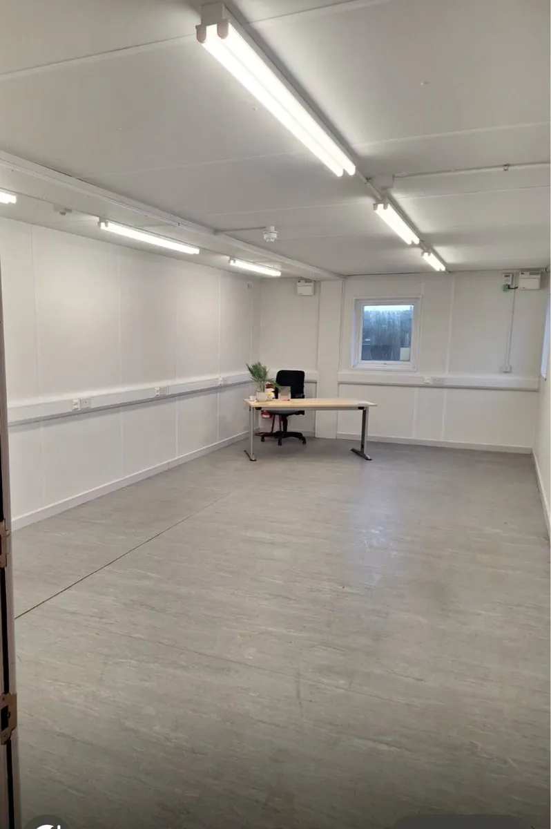 Office Space / Storage / Light Workshop. - Image 3