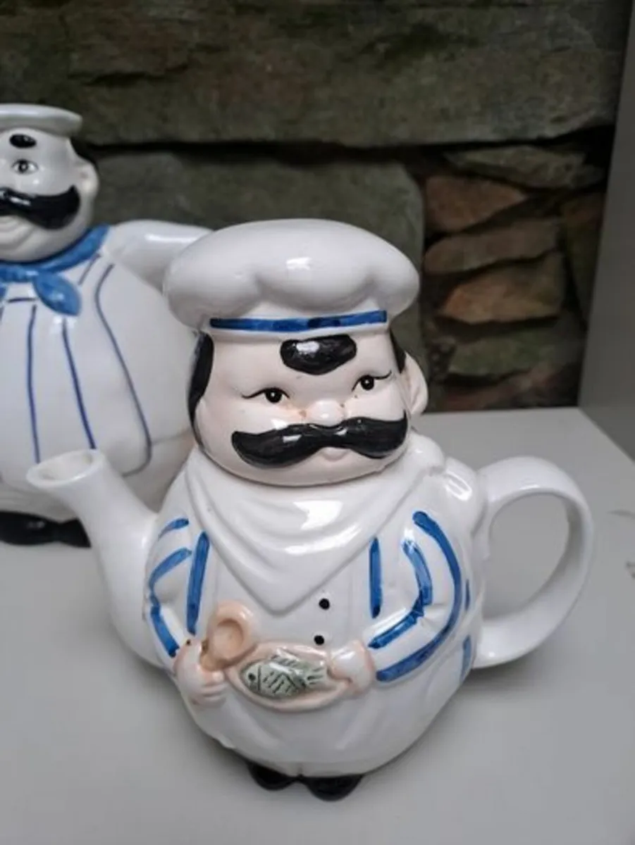 2 Chefs character Teapots - Image 4