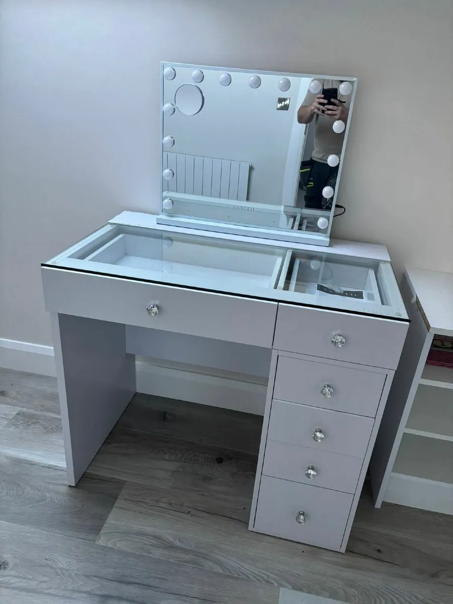 Vanity desks and mirrors for sale free delivery 🚚 - Image 3