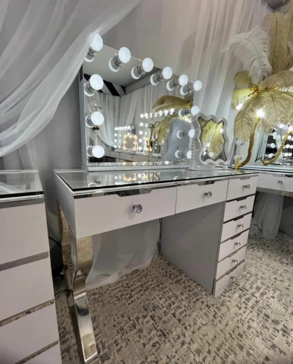 Vanity desks and mirrors for sale free delivery 🚚 - Image 4