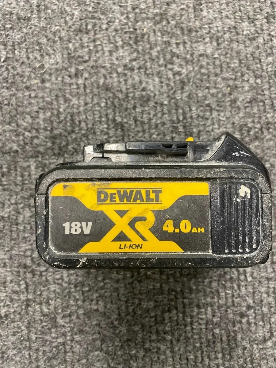Dewalt Battery 18V 4AH - Image 1