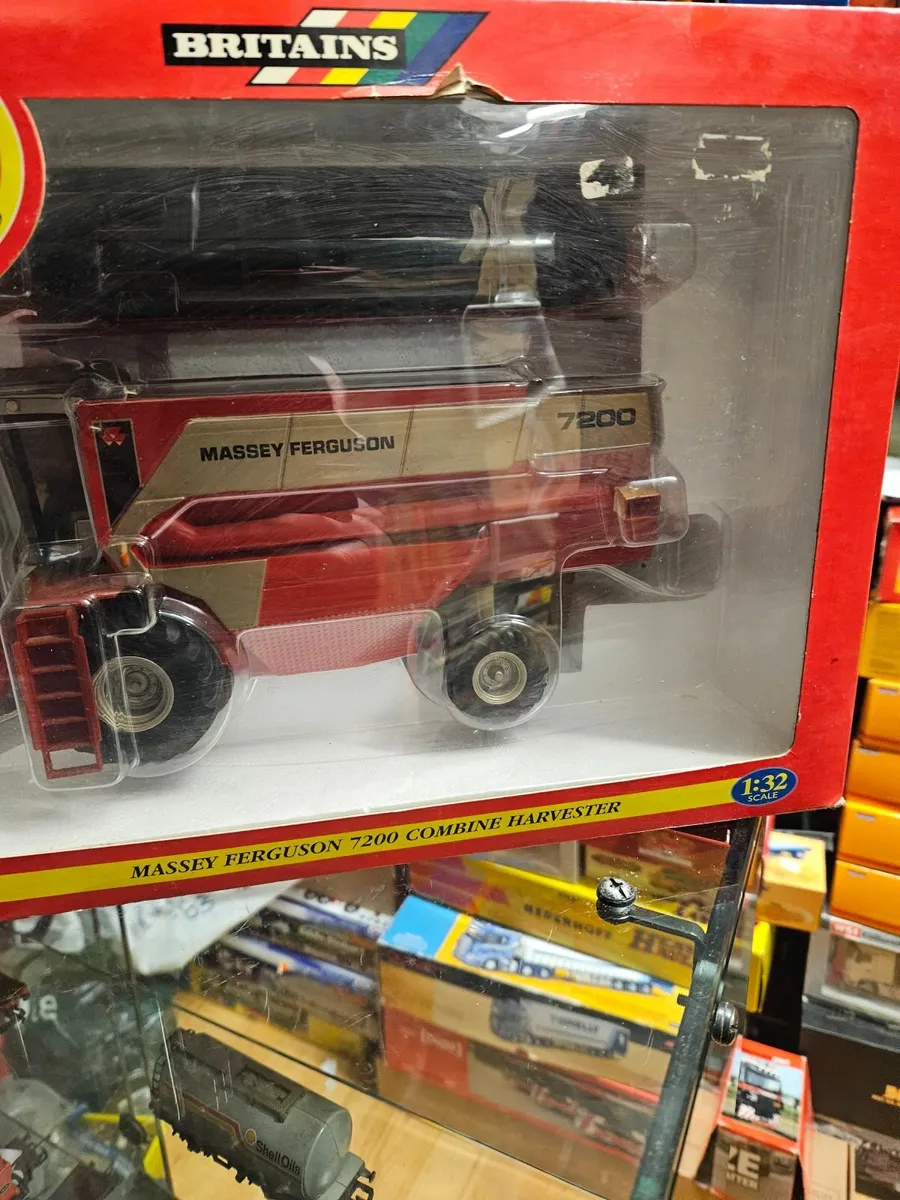 Britain's Massey Ferguson Combine Harvester - Image 3