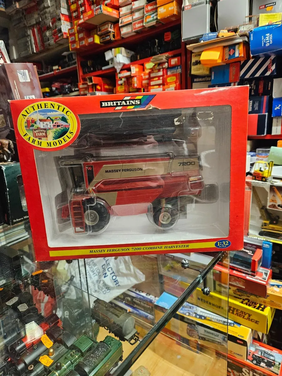 Britain's Massey Ferguson Combine Harvester - Image 4