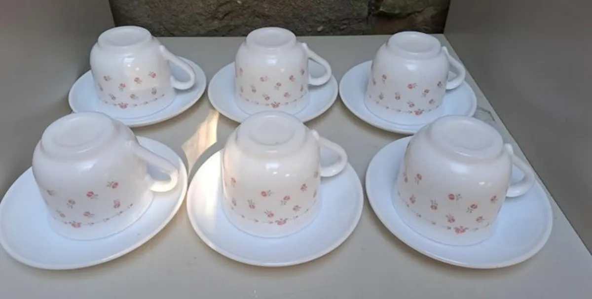Vintage Arcopal cups and saucers - Image 2
