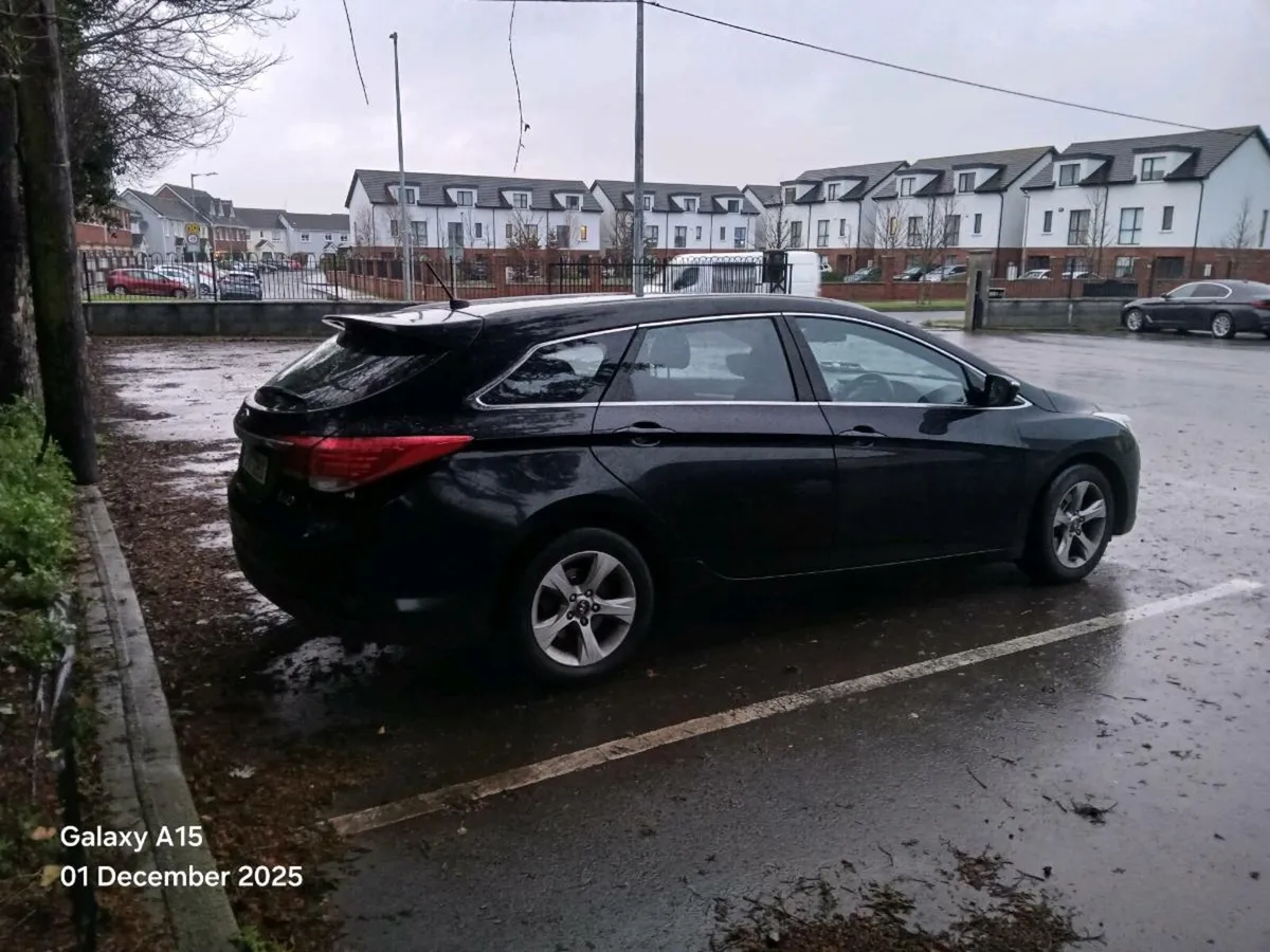 131 Hyundai I40 estate - Image 2