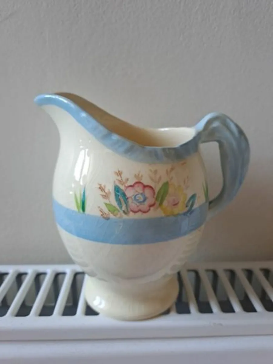 Milk jug from New Hall - Image 3