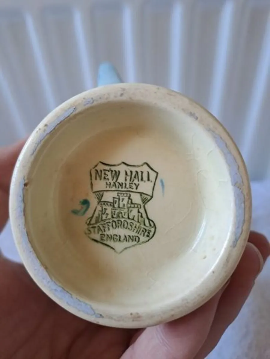 Milk jug from New Hall - Image 4