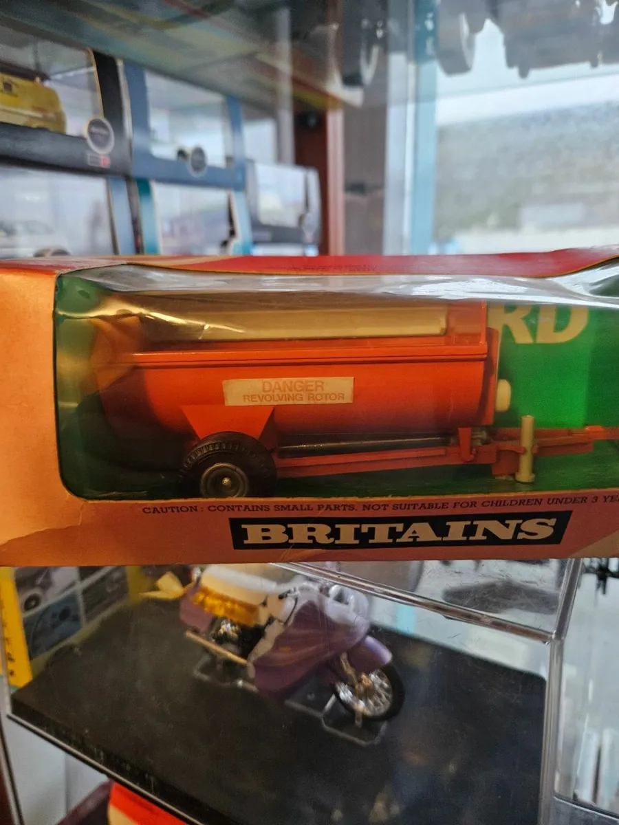 Britain's Manure Spreader - Image 3