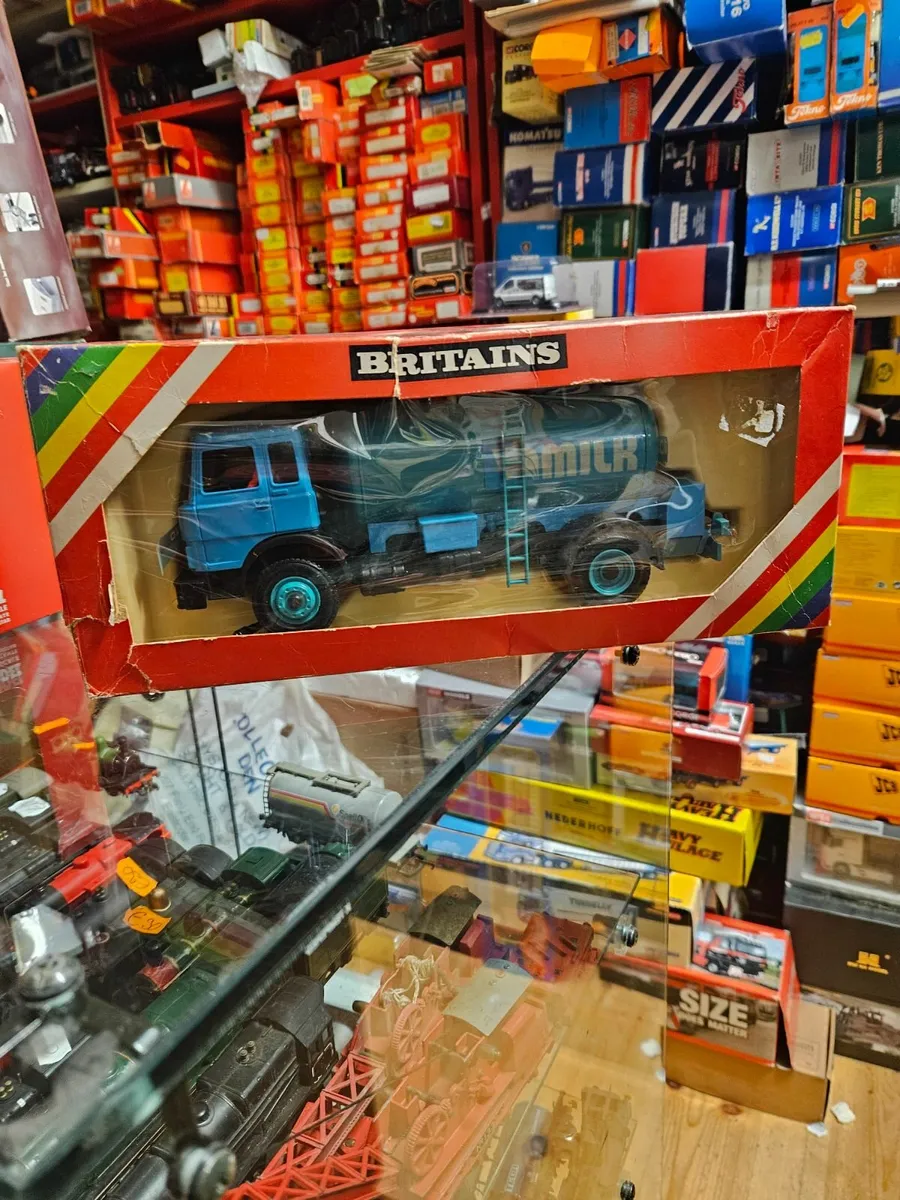 Britain's Iveco Milk Lorry - Image 4