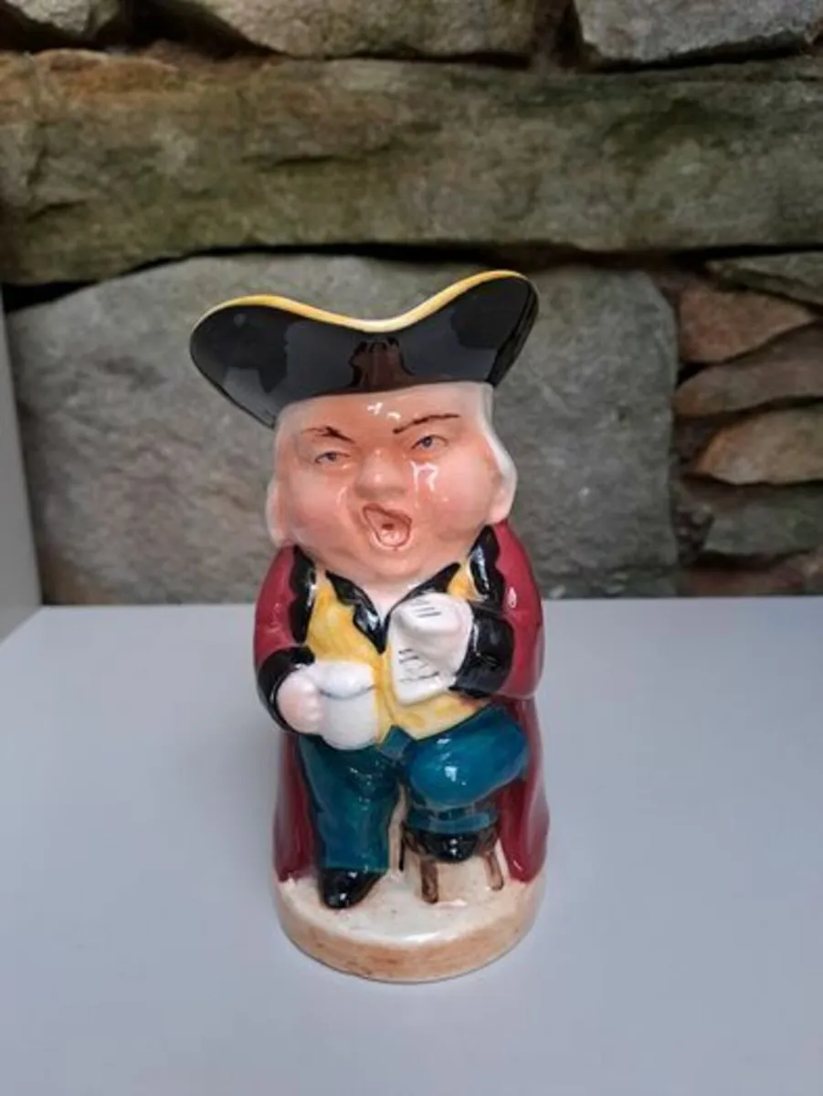 3 Toby jugs - Image 1