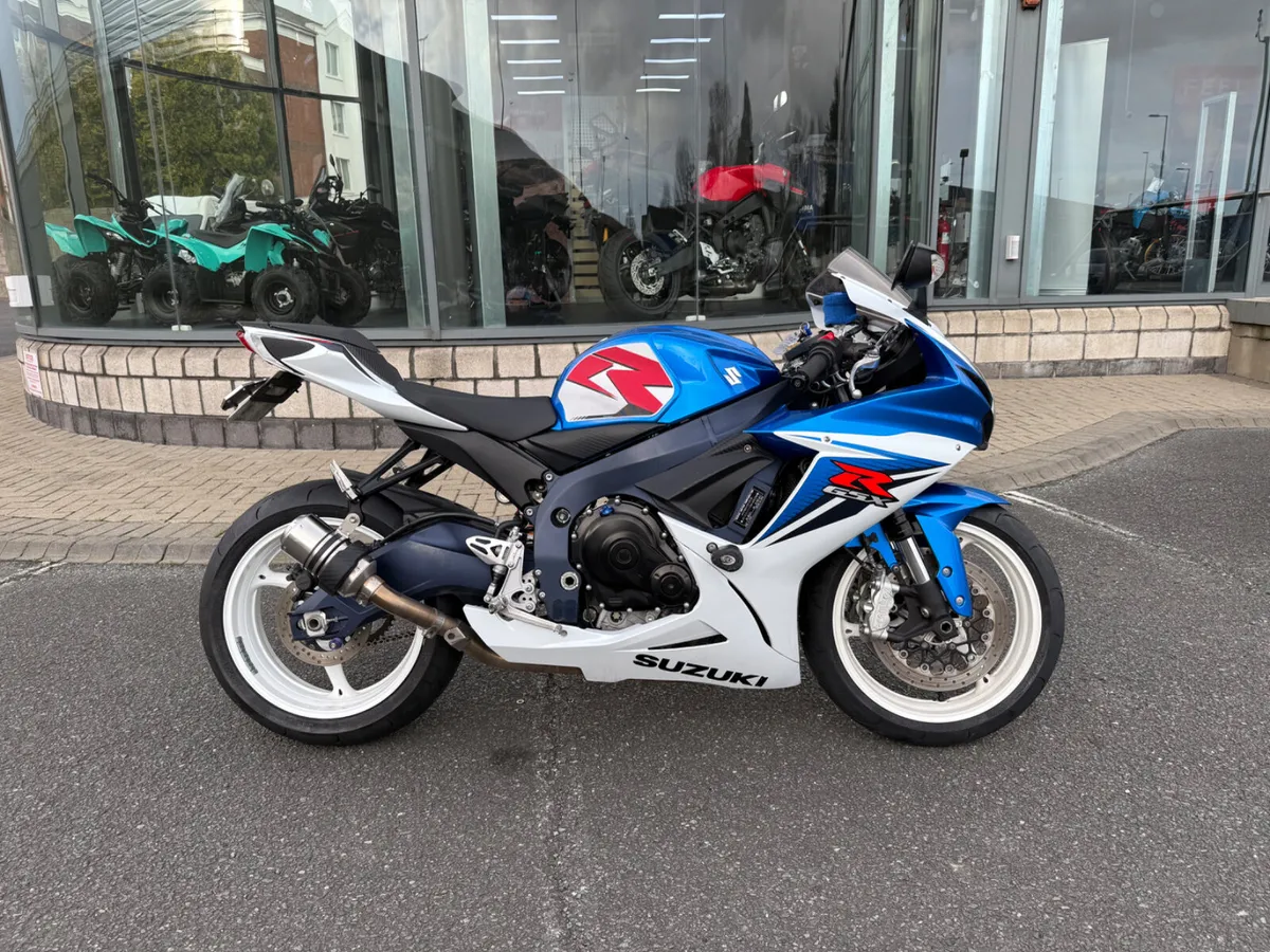 2011 Suzuki GSXR 600 - Image 1