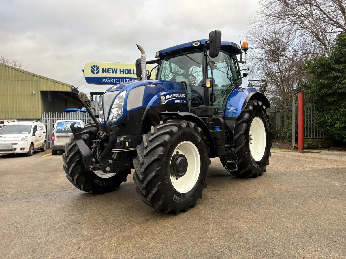 2014 NEW HOLLAND T7.210 BLUE POWER - Image 1